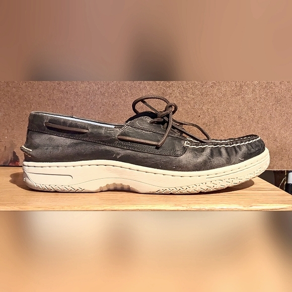 🐠 Sperry Topsiders! - Picture 1 of 5